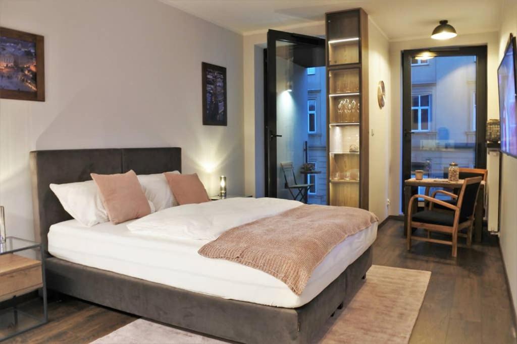 Apartamento Boutique 109 - Old City, Luxury Apt. With A Garage
