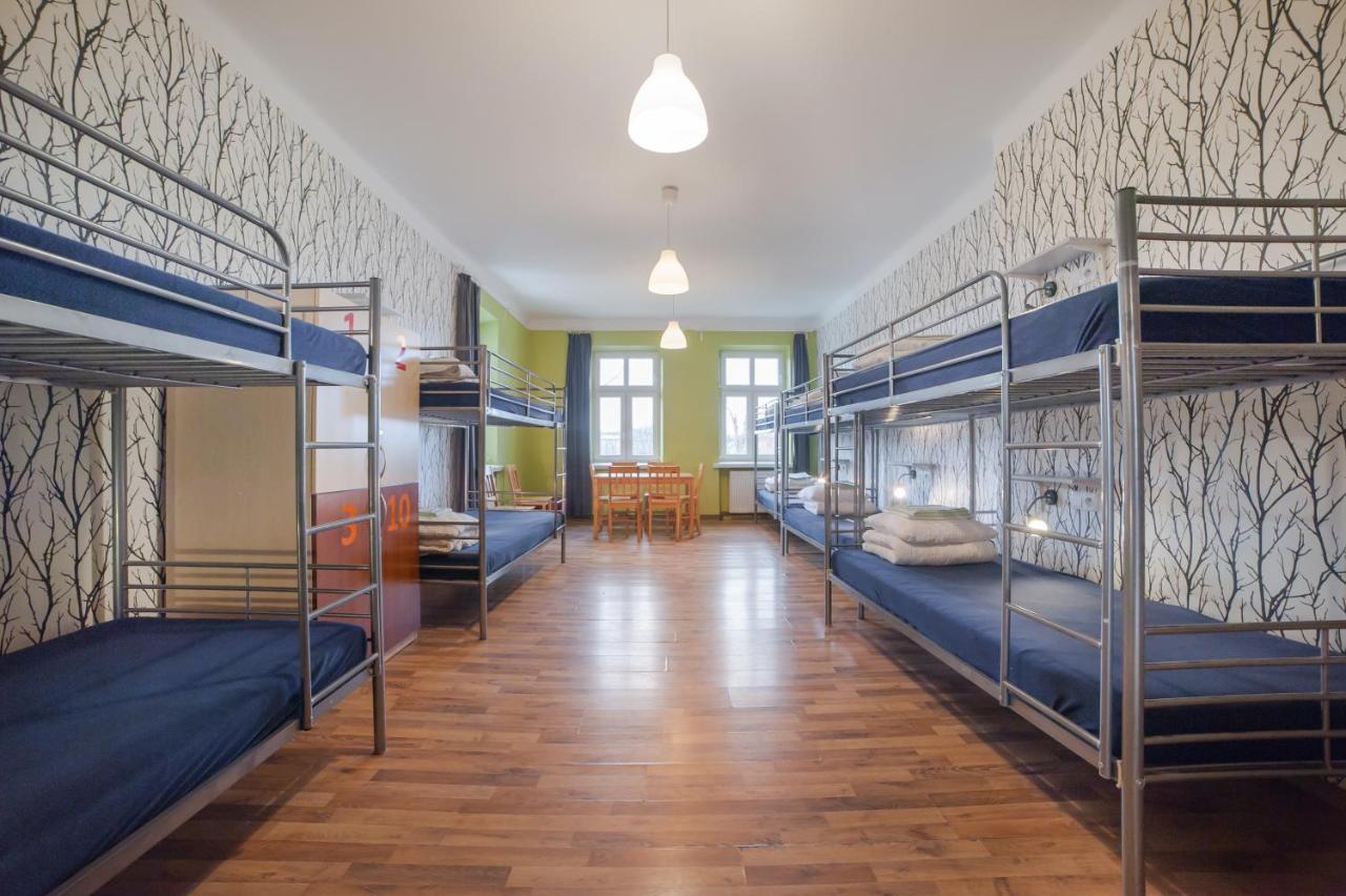 Atlantis Hostel *