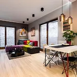 Elegant Business Accommodation With Parking - By Upstairs