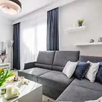 N7 Apartment Near Vistula River