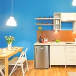 The Quiet Blue Home In The City Center!