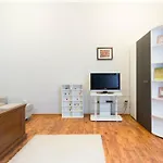 The Quiet Blue Home In The City Center!