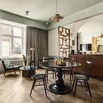 Angelus Apartments