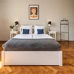 Sereno Apartments