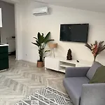 Strzelecka Top Floor Apartment