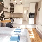 Piano Studio / Wasilewskiego 10 by Homeprime