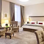 Metropolitan Boutique Hotel