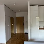 Modern Studio 1.6Km From Main Train Station