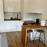 Modern Studio 1.6Km From Main Train Station