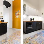 Glamorous Apartment In Heart Of Old Town