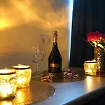 Relax Jacuzzi Apartment