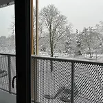 Modern Studio 1.6Km From Main Train Station