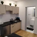 Self Check - In Topolowa Apartment Ideal Location Next To Main Rail, 10 Min To Main Square By Foot