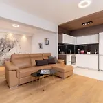 Chopina Apartment Cracow By Renters