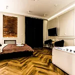 Luxury Jacuzzi Apartment