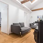 Old Town Loft - 7 Bedroom Apartment - By Upstairs