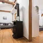 Old Town Loft - 7 Bedroom Apartment - By Upstairs