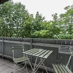 Old Town Loft - 7 Bedroom Apartment - By Upstairs