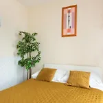 Cozy Modern Apartment Astoria Magic Orange Old Town