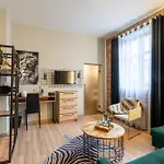 Art & Garden Residence