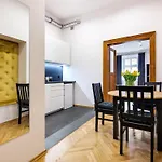 Tyzenhauz Apartments Old Town