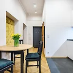 Tyzenhauz Apartments Old Town