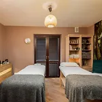 Emerald Spa Guest House