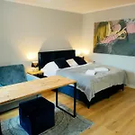 Hugo Vip Apartments