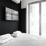 Househost Apartment: Miodowa 42/12A Street