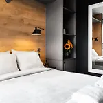 Househost Apartment: Miodowa 42/12A Street