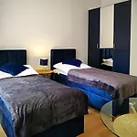 Hugo Star Apartments