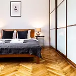 Househost Apartment: Jozefa 2/10
