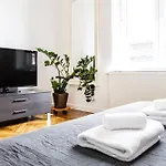 Househost Apartment: Jozefa 2/10