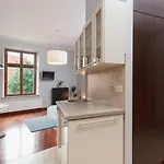 Main Square Apartment - Old Town