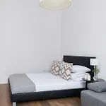 2-Bedroom Apartment - Dluga 65 Street