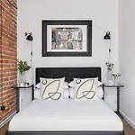 2-Bedroom Apartment - Dluga 65 Street