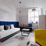 Urban Nest Apartments Party Szewska21