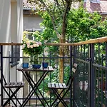 Tyzenhauz Apartments Siemiradzkiego Street