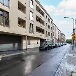Przytulny Apartament Z Parkingiem I Biurkiem Przy Kazimierzu W Krakowie By Noclegi Renters