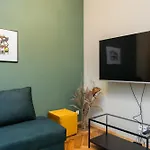 Old Town Emerald Apartment