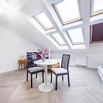 Apartament Dluga 82
