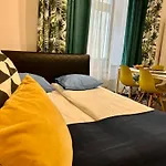 Vintage Senacka Apartaments