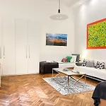 Quiet Apartment In Central Krakow, Main Station