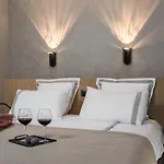 Academia Apartments