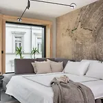 Academia Apartments