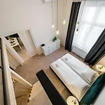 Apartament Deluxe Old Town Sw. Krzyza Wawelofts