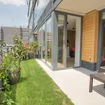 Galaxy Garden Apartment Cracow- Shopping Mall 1Min, Underground Parking, Family Friendly, City Center