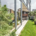 Galaxy Garden Apartment Cracow- Shopping Mall 1Min, Underground Parking, Family Friendly, City Center