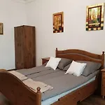 Apartament Bracka 13