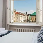 Square Apartment - Loftaffair